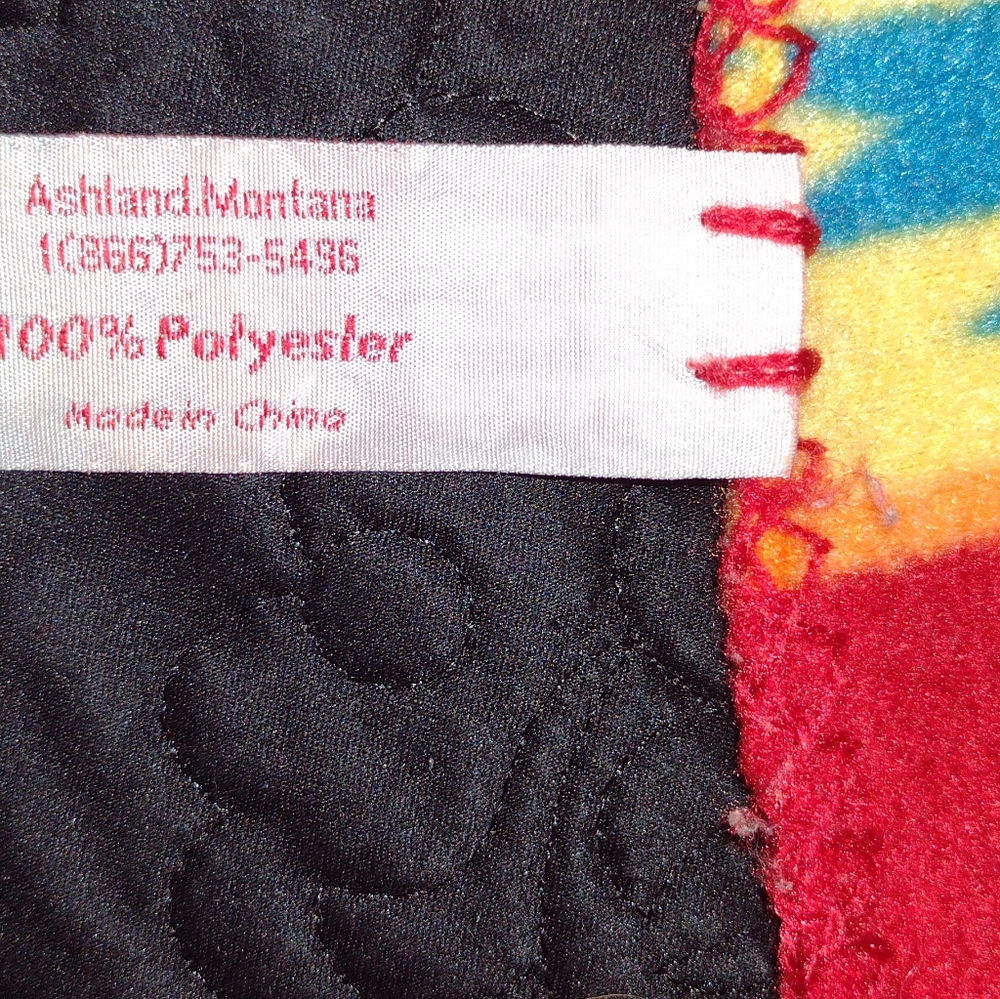 Polyester throw with design - Picture 5 of 8